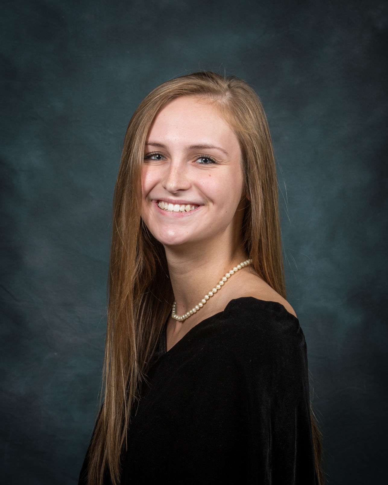 Ashley Dark, Vandalia Christian School valedictorian
